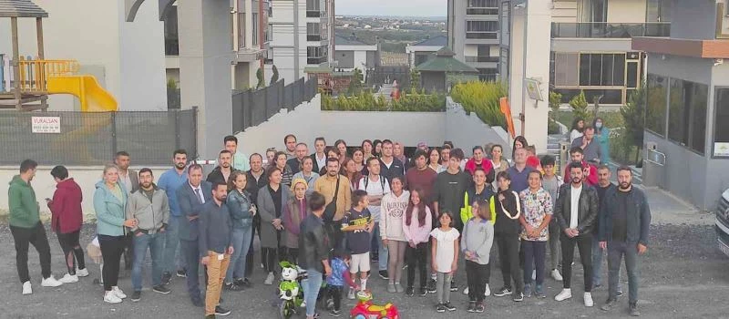 LÜKS KONUTLARDA SU VE KANALİZASYONA MUHTAÇ YAŞIYORLAR