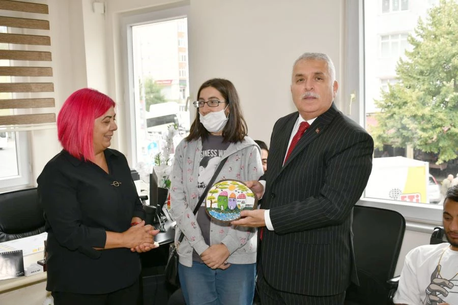 HER FERDİN OLDUĞU GİBİ ENGELLİLERİNDE TEMEL HAK VE HÜRRİYETLERDEN YARARLANMASI SORUMLULUĞUMUZDUR