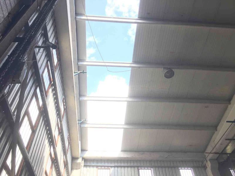 HORTUM SONRASI FABRİKANIN PANELLERİ UÇTU