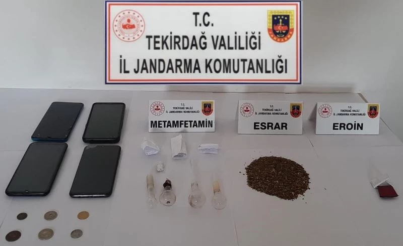 JANDARMA UYUŞTURUCUYA GEÇİT VERMEDİ