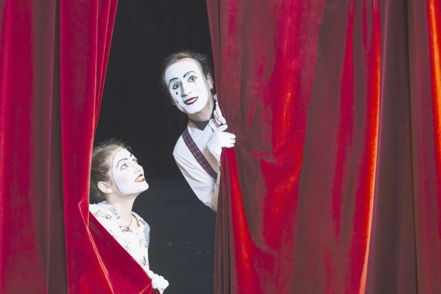 BÜYÜKŞEHİR BELEDİYESİ ŞEHİR TİYATROLARINDA GÖREV ALMAK İSTEYENLER İÇİN BAŞVURU SÜRECİ BAŞLADI