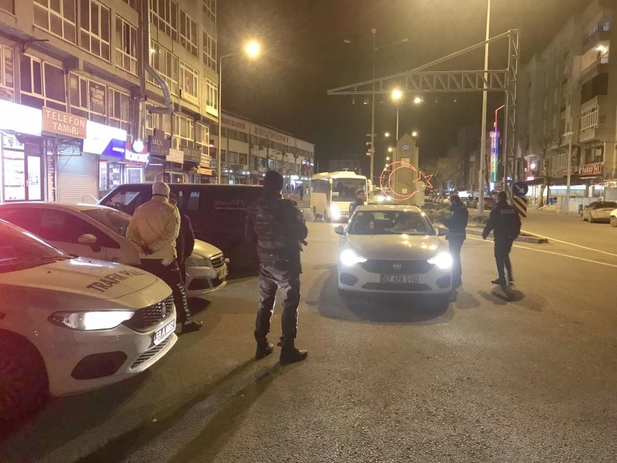 POLİSİN GECE MESAİSİ