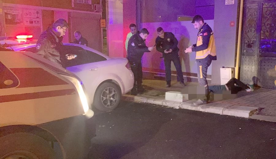 EVİNE GİDERKEN BAŞINA KÖR KURŞUN İSABET EDEN ADAM HAYATINI KAYBETTİ