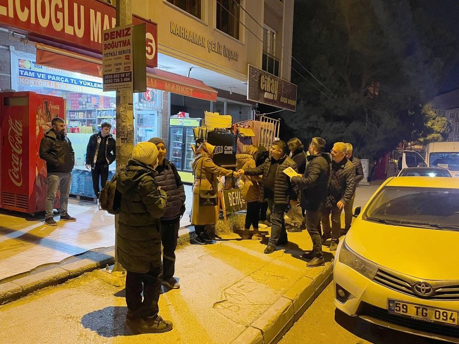 CHP ÇERKEZKÖY YÖNETİMİ İŞÇİLERE POĞAÇA DAĞITTI