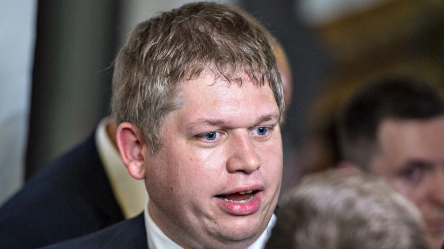 İSVEÇ’TE AŞIRI SAĞCI PALUDAN’DAN ALÇAK EYLEM: TÜRK ELÇİLİĞİNİN ÖNÜNDE KUR’AN-I KERİM YAKTI