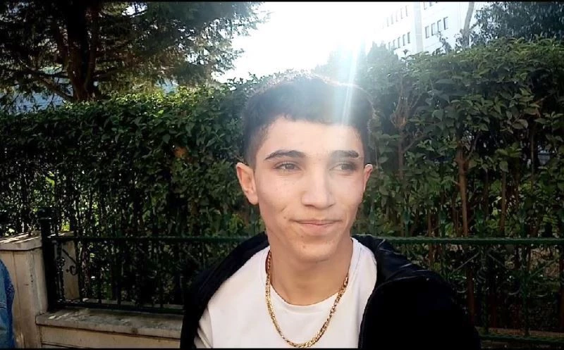 YAVRU KEDİYİ AĞAÇTAN KURTARAN GENÇ: KERTENKELE GİBİ AĞACA TIRMANDIM!