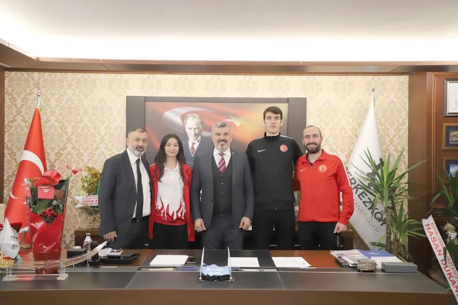 ŞAMPİYON SPORCULARDAN BAŞKAN AHMET ÇETİN’E ZİYARET 