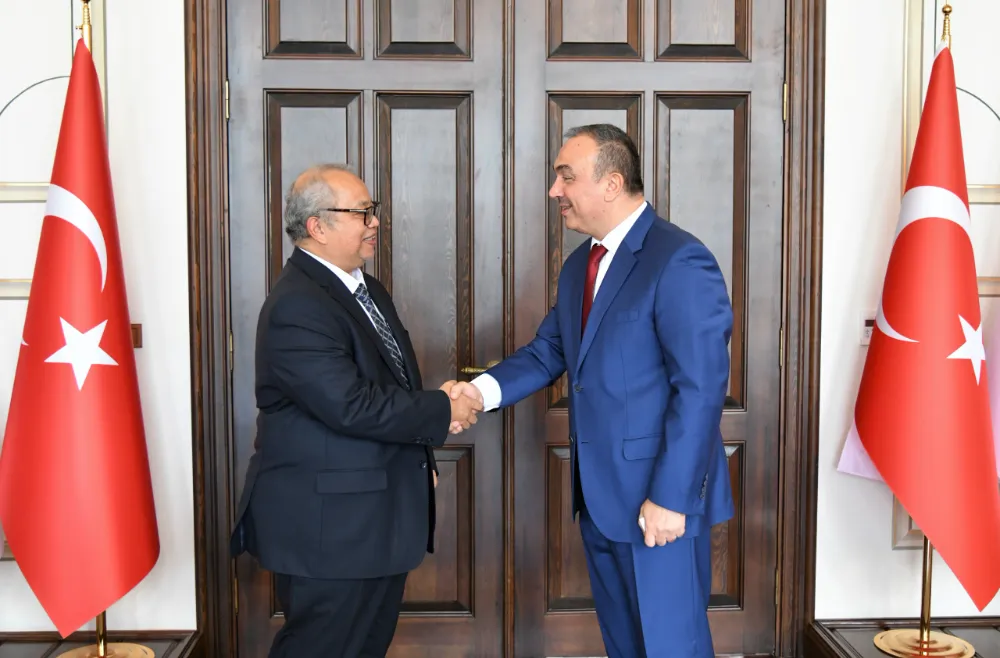 ENDONEZYA BAŞKONSOLOSU HARSONO VALİ SOYTÜRK’Ü ZİYARET ETTİ