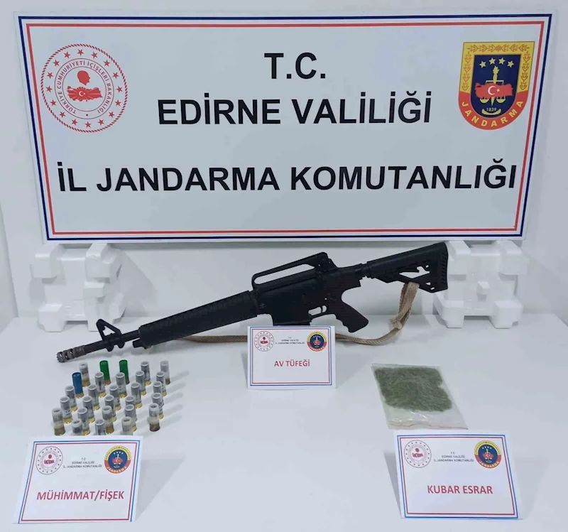 EV ARAMASINDA SİLAH VE UYUŞTURUCU ELE GEÇİRİLDİ