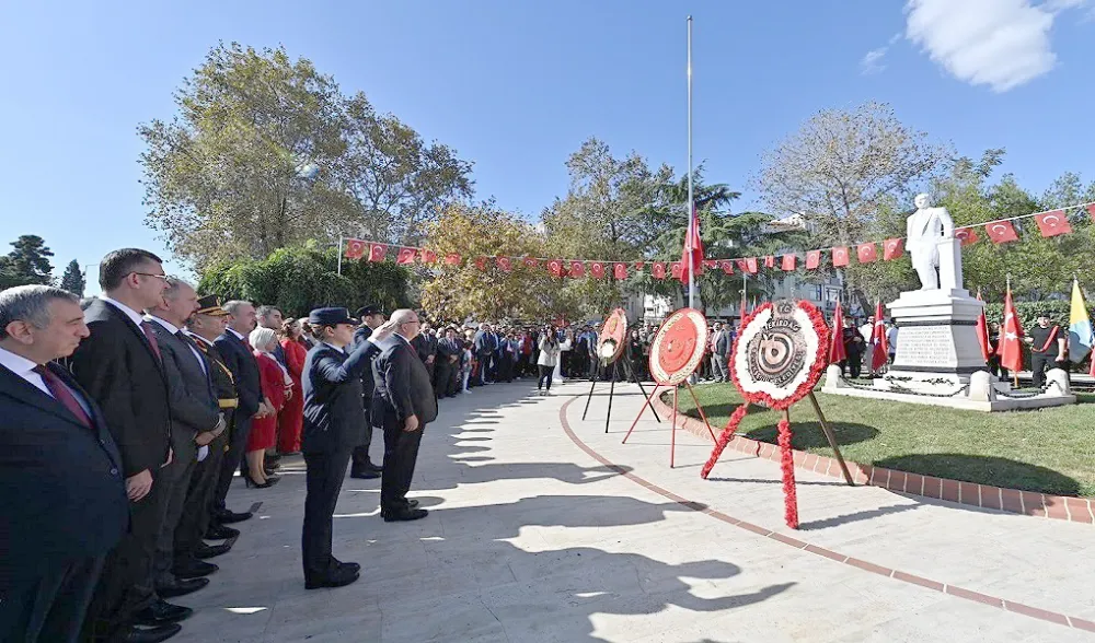 TEKİRDAĞ’DA 100. YIL KUTLAMALARI ÇELENK SUNUMUYLA BAŞLADI