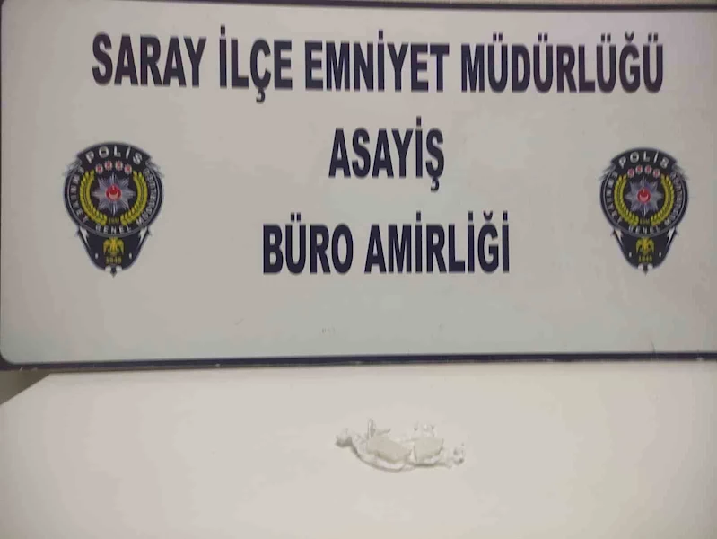 MOTOSİKLET SÜRÜCÜSÜNÜN ÜZERİNDEN UYUŞTURUCU ÇIKTI