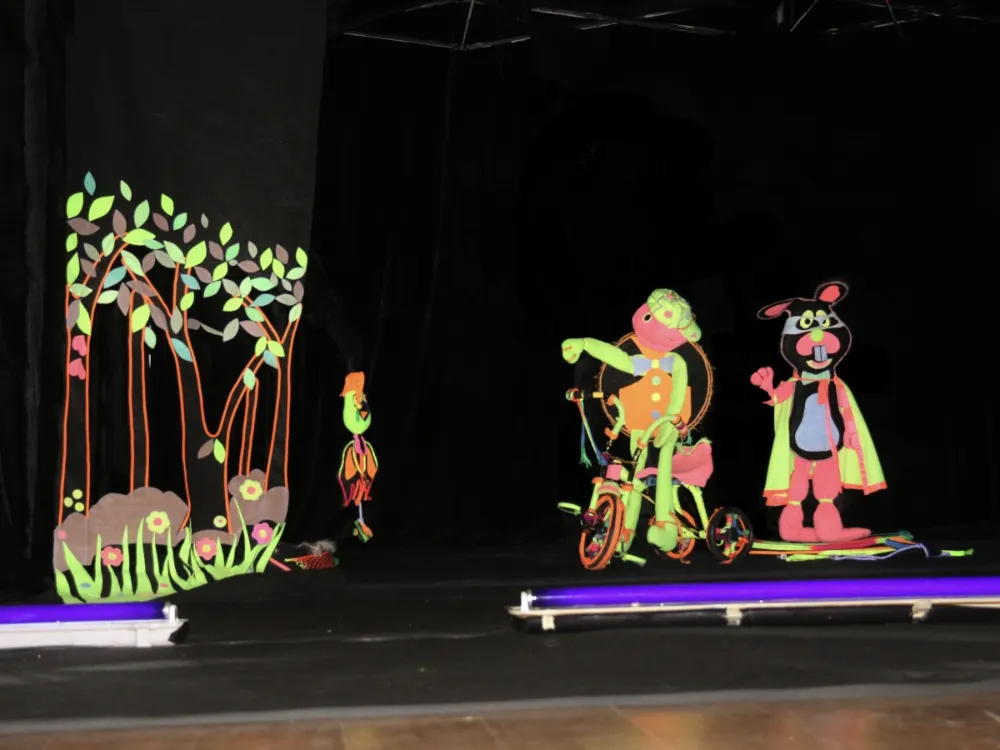 İYİLİK TAKIMI ADLI TİYATRO OYUNU ÇERKEZKÖY’DE SAHNELENDİ