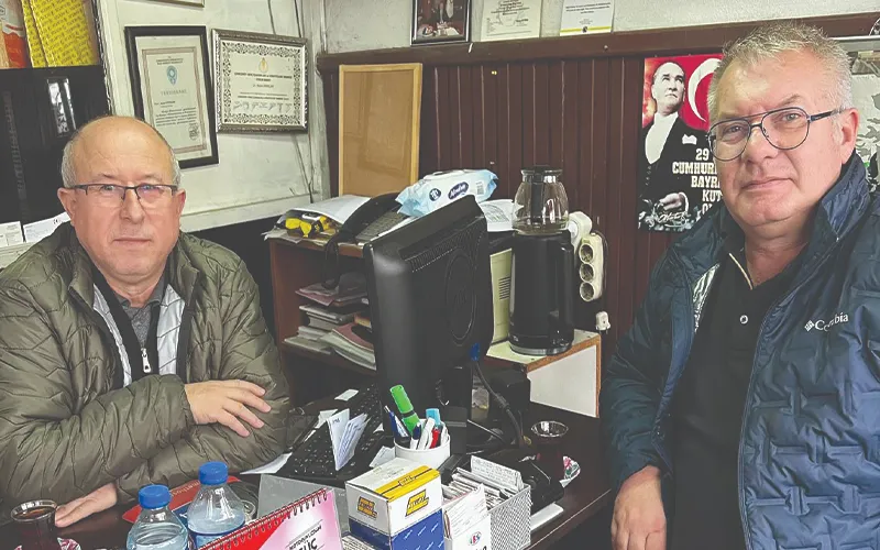 AK PARTİLİ ALİ ÇOLAK NABIZ TUTUYOR