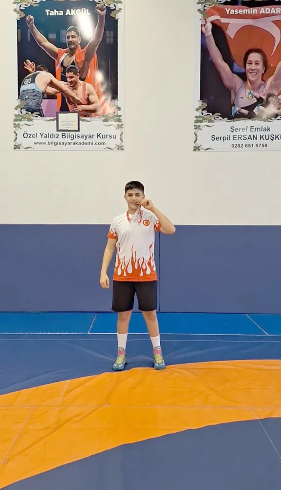 ÇERKEZKÖYLÜ ÖĞRENCİ SERBEST STİLDE TEKİRDAĞ 1’İNCİSİ OLDU