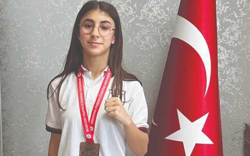 ÇERKEZKÖYLÜ OKÇULARDAN MADALYA