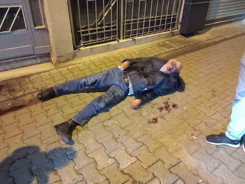 SOKAK ORTASINDA ÖLDÜRESİYE DÖVÜLDÜ