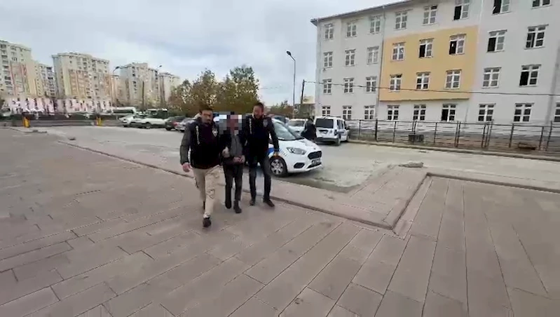 KENDİNİ KAÇIRILMIŞ GİBİ GÖSTERİP BABASINDAN FİDYE İSTEDİ