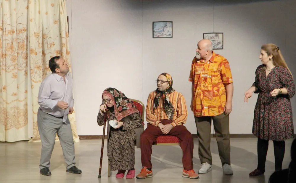 ENTRİKALI DOLAP KOMEDYASI SARAY’DA SAHNELENDİ