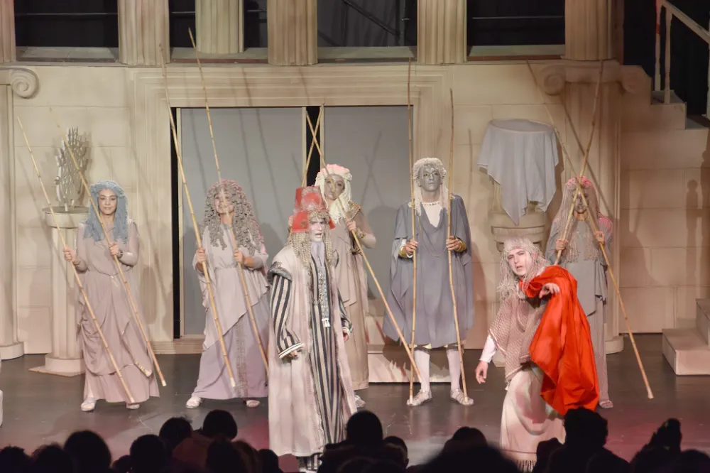 TEKİRDAĞ BÜYÜKŞEHİR BELEDİYESİ ŞEHİR TİYATROSU İLK ÇOCUK OYUNUNU SAHNELEDİ