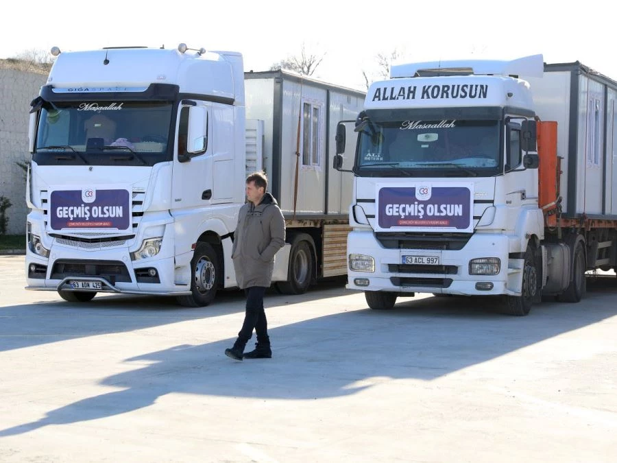 ÇERKEZKÖY’DEN 6 KONTEYNER EV DAHA AFET BÖLGESİNE GÖNDERİLDİ