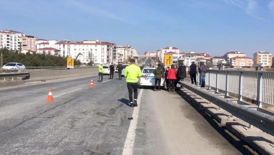 ÇERKEZKÖY’DE YOLUN KARŞISINA GEÇERKEN KAZA SONUCU HAYATINI KAYBETTİ