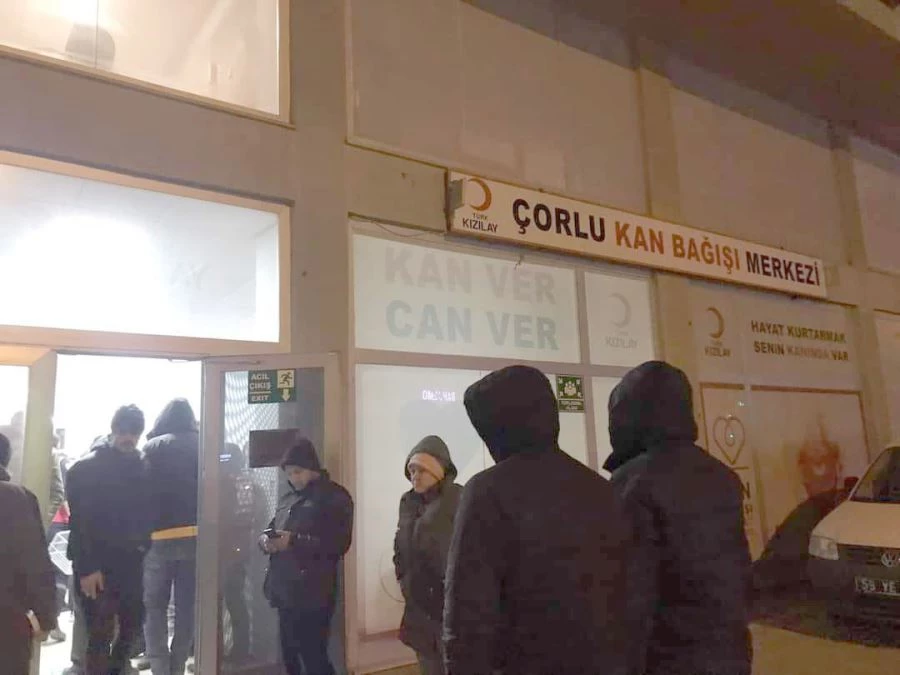 DEPREMZEDELER İÇİN 2 BİN 759 ÜNİTE KAN BAĞIŞI