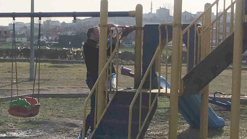 EDİRNE’DE ÇOCUK PARKINI YAKAN ŞÜPHELİ YAKALANDI