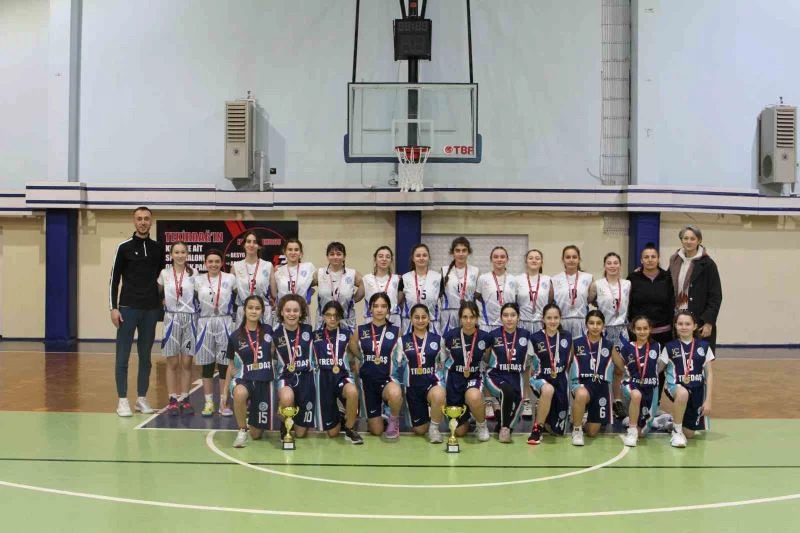 KIZ TAKIMLARI GÖZ KAMAŞTIRIYOR