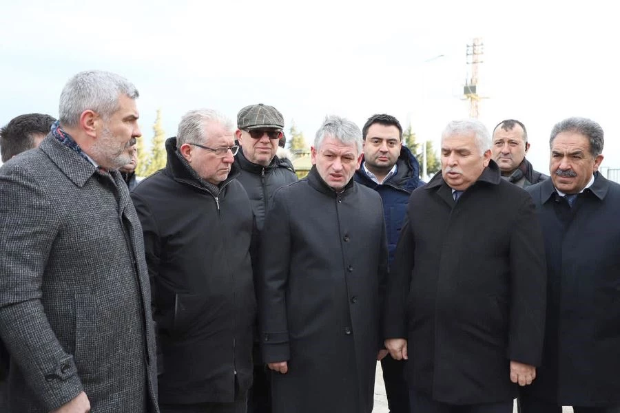 TEKİRDAĞ ODA VE BORSALARI, DEPREM BÖLGESİNE 3 TIR YARDIM GÖNDERDİ