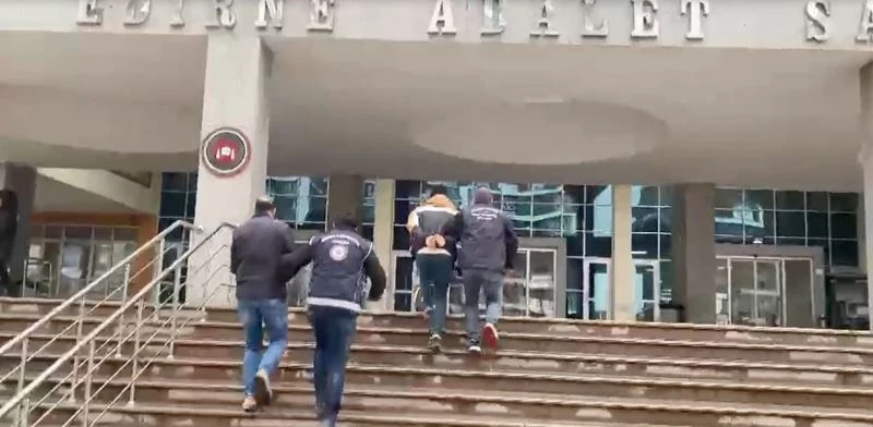 TERÖR ÖRGÜTÜ ÜYELERİNİ YURT DIŞINA KAÇIRMA GİRİŞİMİNDE BULUNAN 2 ZANLI TUTUKLANDI