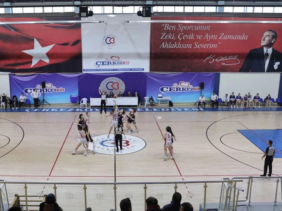 ÇERKEZKÖY EKİBİ YENİDEN ALTILI FİNALDE