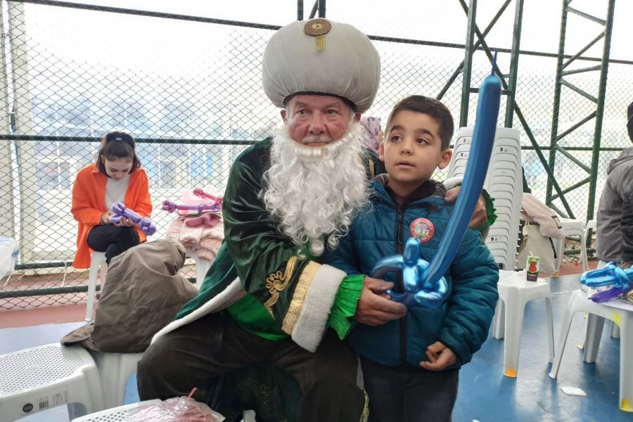 SÜLEYMANPAŞA BELEDİYESİ DEPREMZEDE MİSAFİRLERİN HER İHTİYACINA KOŞUYOR