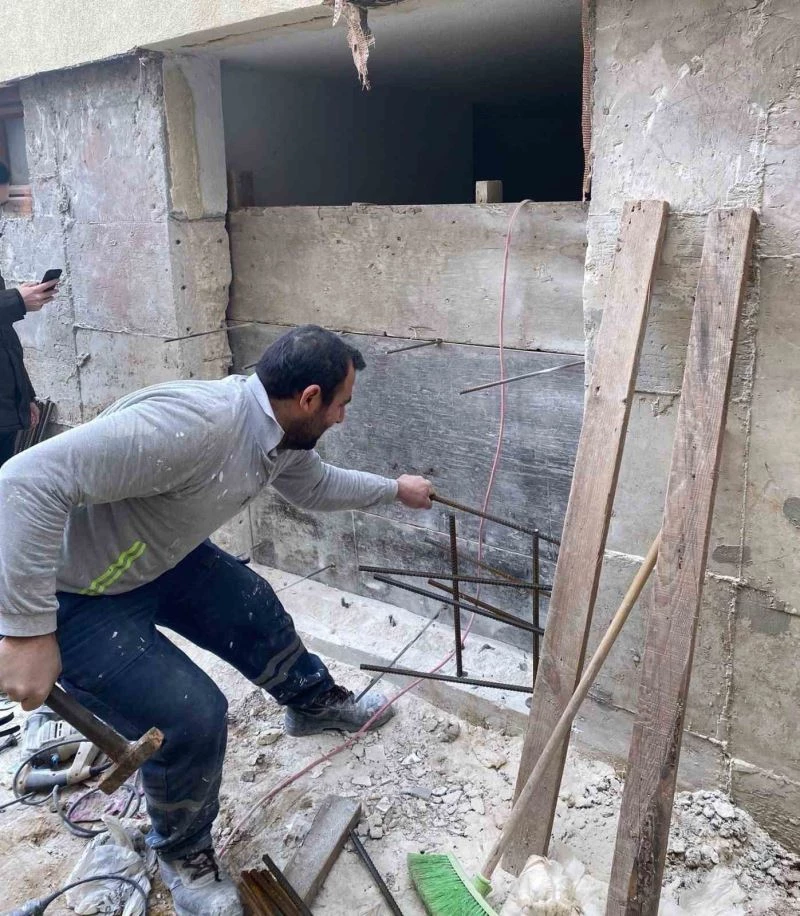 PERDE BETONU KESİLEN BİNA YENİDEN ONARILACAK