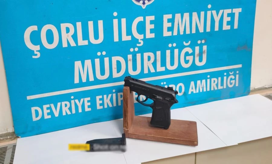 SİLAH SESİNE GİDEN POLİS, BİR ŞAHSIN ÜZERİNDE KURUSIKI YAKALADI