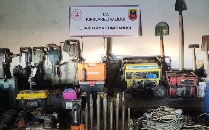 KAMP KURUP KAÇAK KAZI YAPTILAR