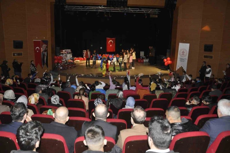 DEPREMZEDE ÇOCUKLARA PALYAÇO REHABİLİTESİ