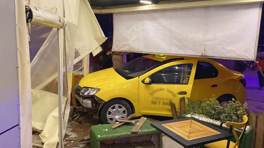 TEKİRDAĞ’DA DEHŞETE DÜŞÜREN KAZA ANI KAMERADA