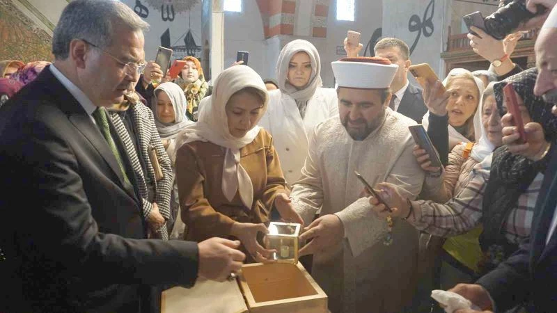 SAKAL-I ŞERİF, EDİRNEKARİ İLE İŞLENEN MUHAFAZA KUTUSUNDA SAKLANACAK