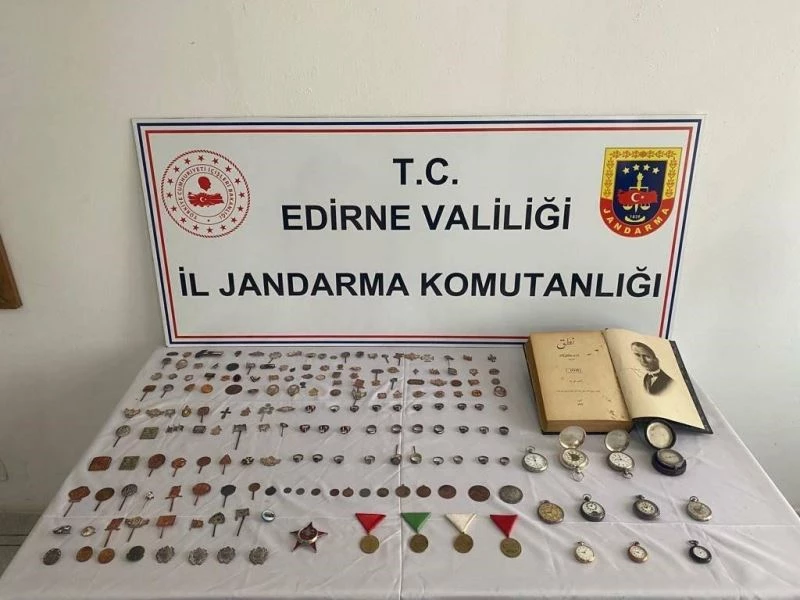 JANDARMADAN KAÇAKÇILARA DARBE: YÜZLERCE PARÇA TARİHİ ESER ELE GEÇİRİLDİ