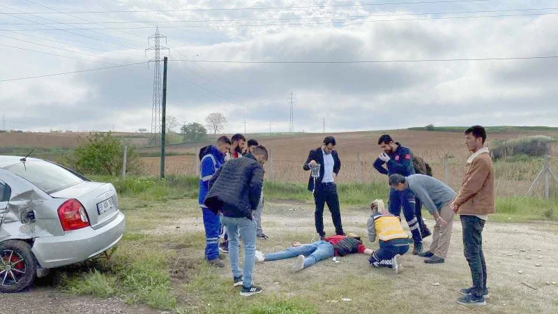 OTOMOBİL İŞ YERİ DUVARINA ÇARPTI, SÜRÜCÜ YARALANDI