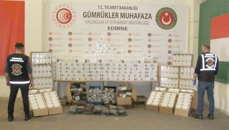 KAPIKULE’DEN GİRİŞ YAPAN TIRDA MİLYONLARCA KAÇAK MALZEME ELE GEÇİRİLDİ