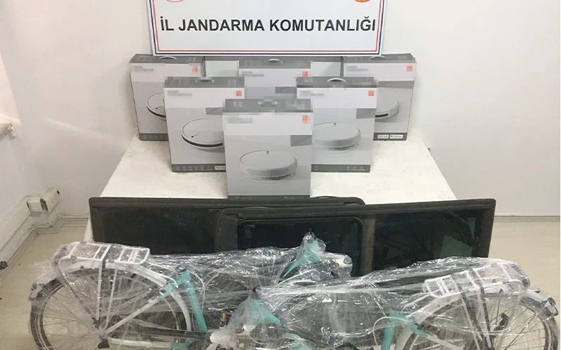 EDİRNE’DEKİ KAÇAKÇILIK OPERASYONUNDA 3 ŞÜPHELİ GÖZALTINA ALINDI