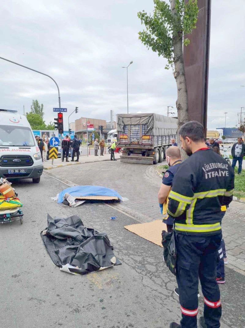 ANNEANNE VE TORUN TIR ÇARPMASI SONUCU HAYATINI KAYBETTİ