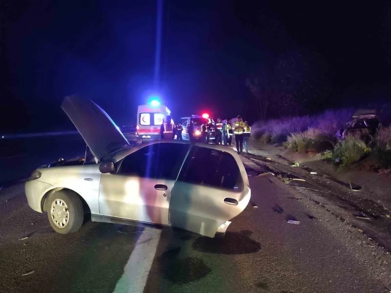 FECİ KAZADA OTOMOBİL İKİYE BÖLÜNDÜ: NİŞANLI ÇİFT, NİKAHTAN 1 GÜN ÖNCE HAYATINI KAYBETTİ