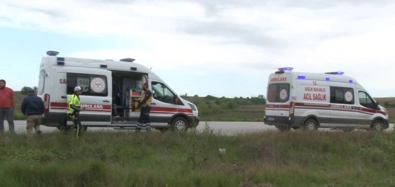 EDİRNE’DE KAMYONET OTOMOBİLE ÇARPTI: 2 YARALI