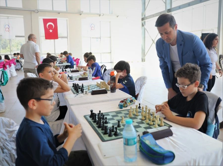 12. GELENEKSEL SATRANÇ TURNUVASI KAYITLARI BAŞLIYOR