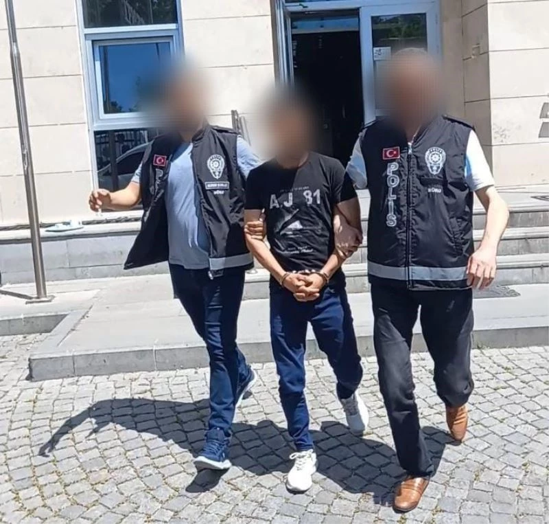 HAKLARINDA 13 YIL HAPİS CEZASI BULUNAN 2 KİŞİ YAKALANDI