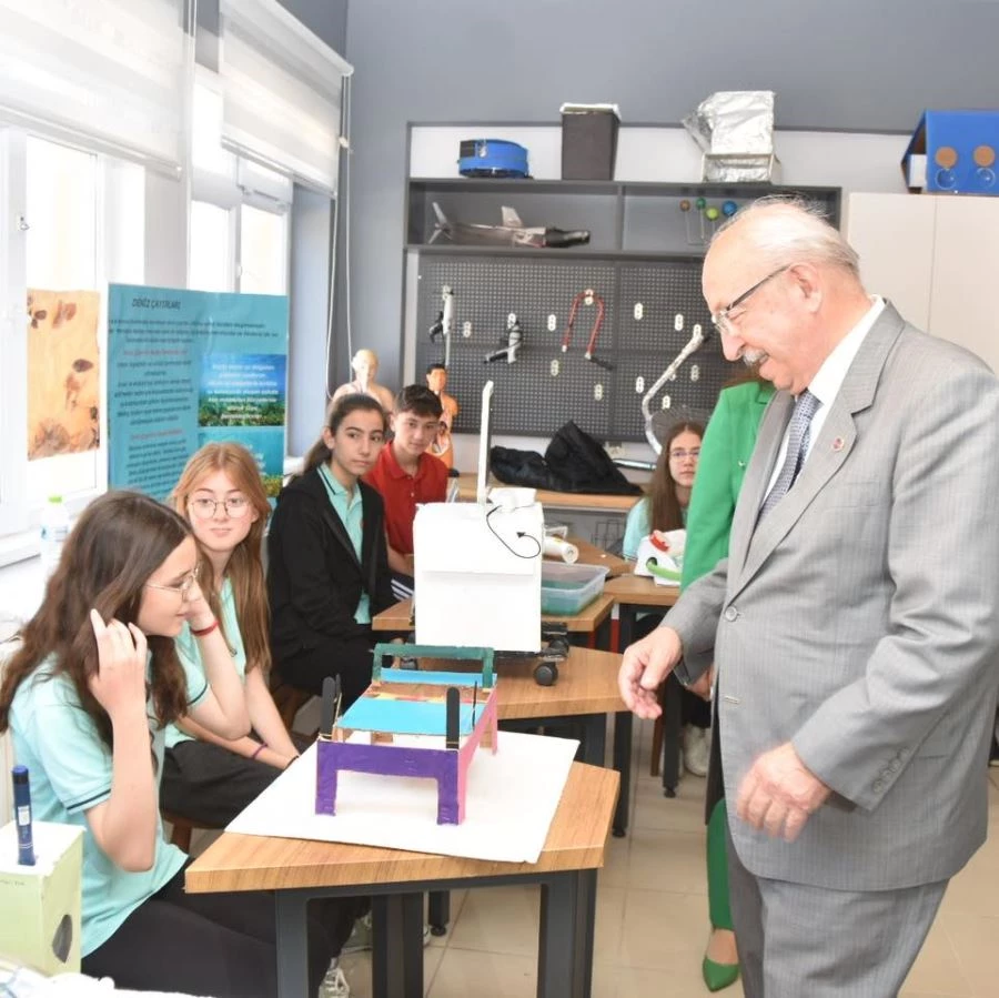 BAŞKAN KADİR ALBAYRAK TEKNOLOJİ ŞENLİĞİNE KATILDI