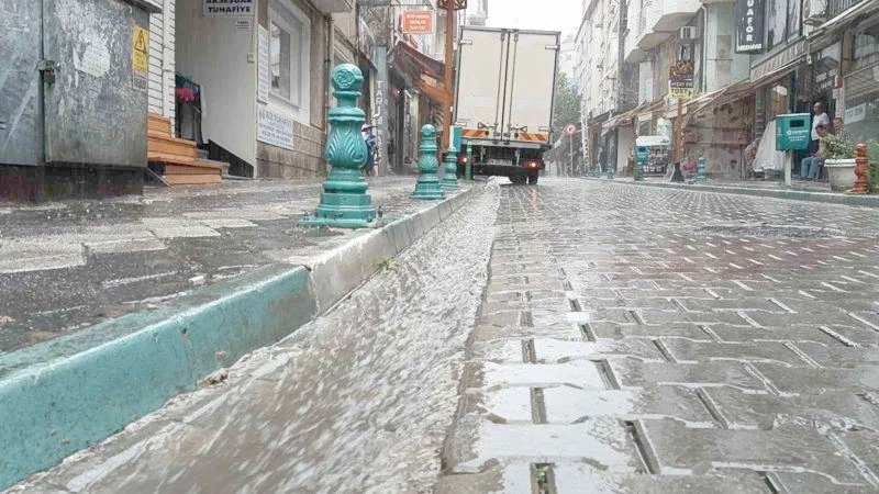 METEOROLOJİ SARI KODLA UYARDI: TRAKYA’YI SAĞANAK VURACAK