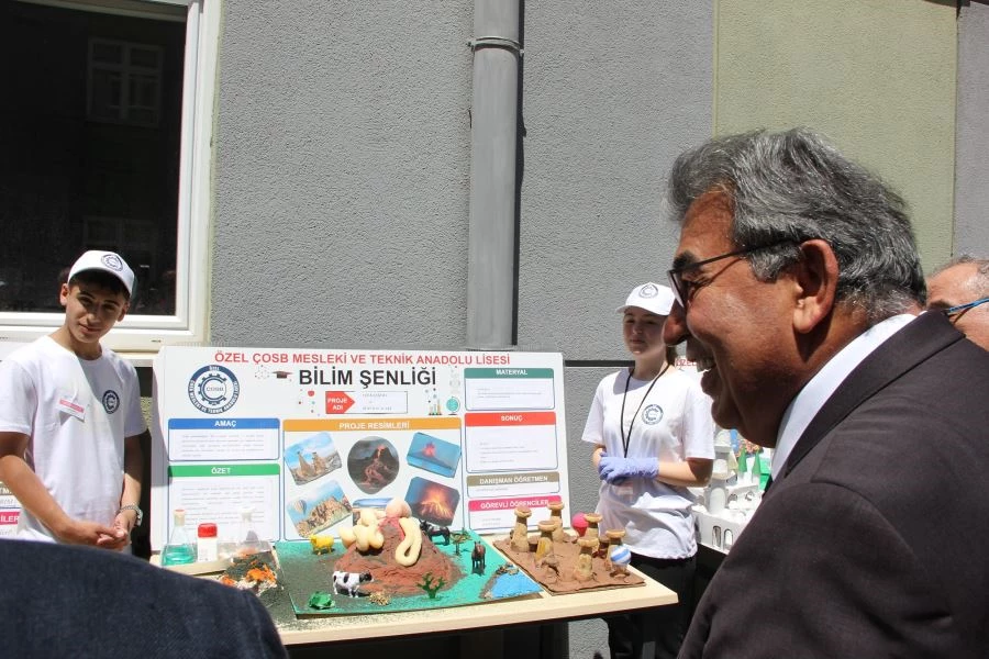 ÖZEL ÇOSB LİSESİ’NDE BİLİM ŞENLİĞİ DÜZENLENDİ